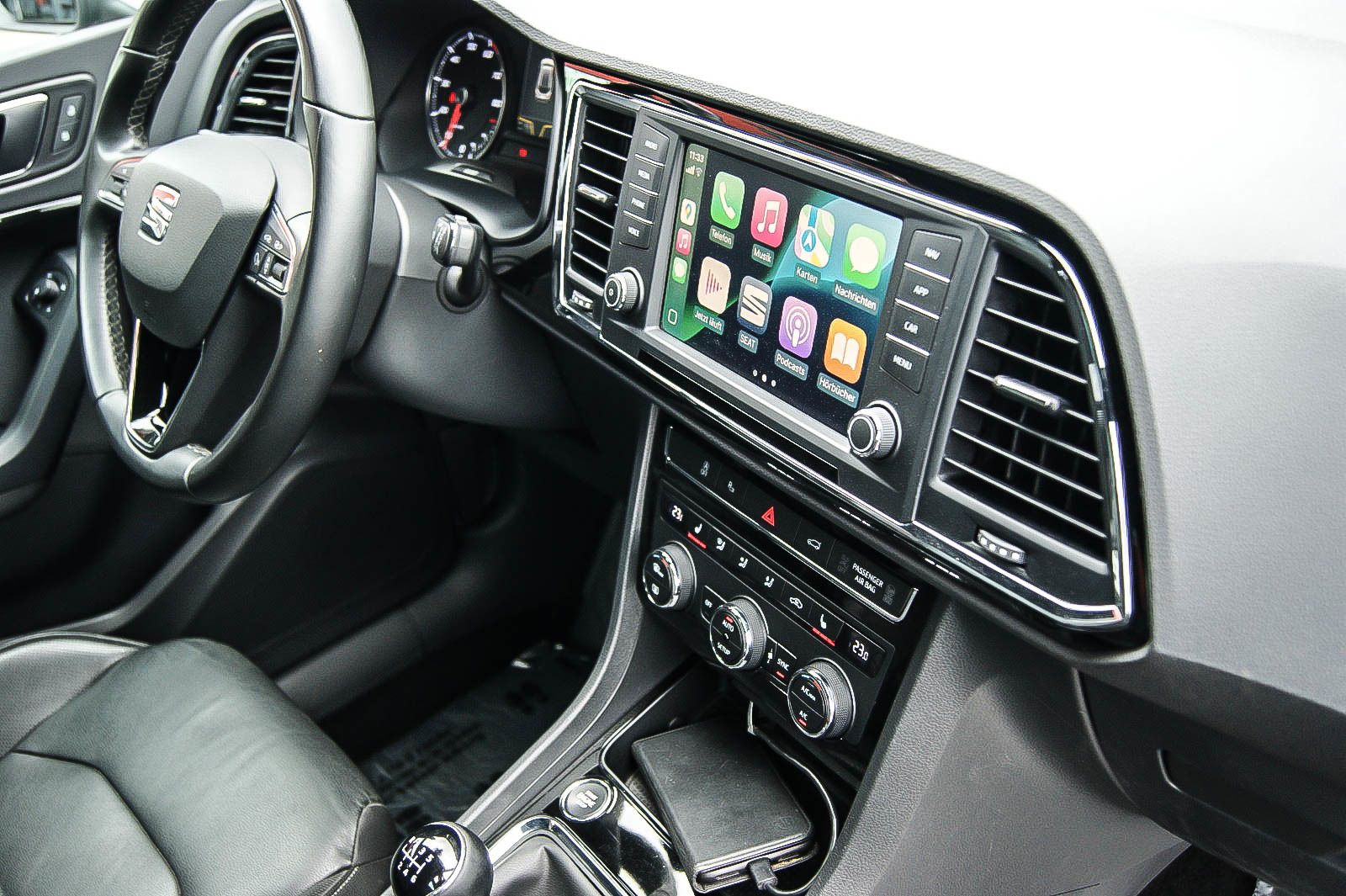 Fahrzeugabbildung SEAT Ateca 1.4TSI Xcellence LEDER NAVI 360°KAMERA ACC