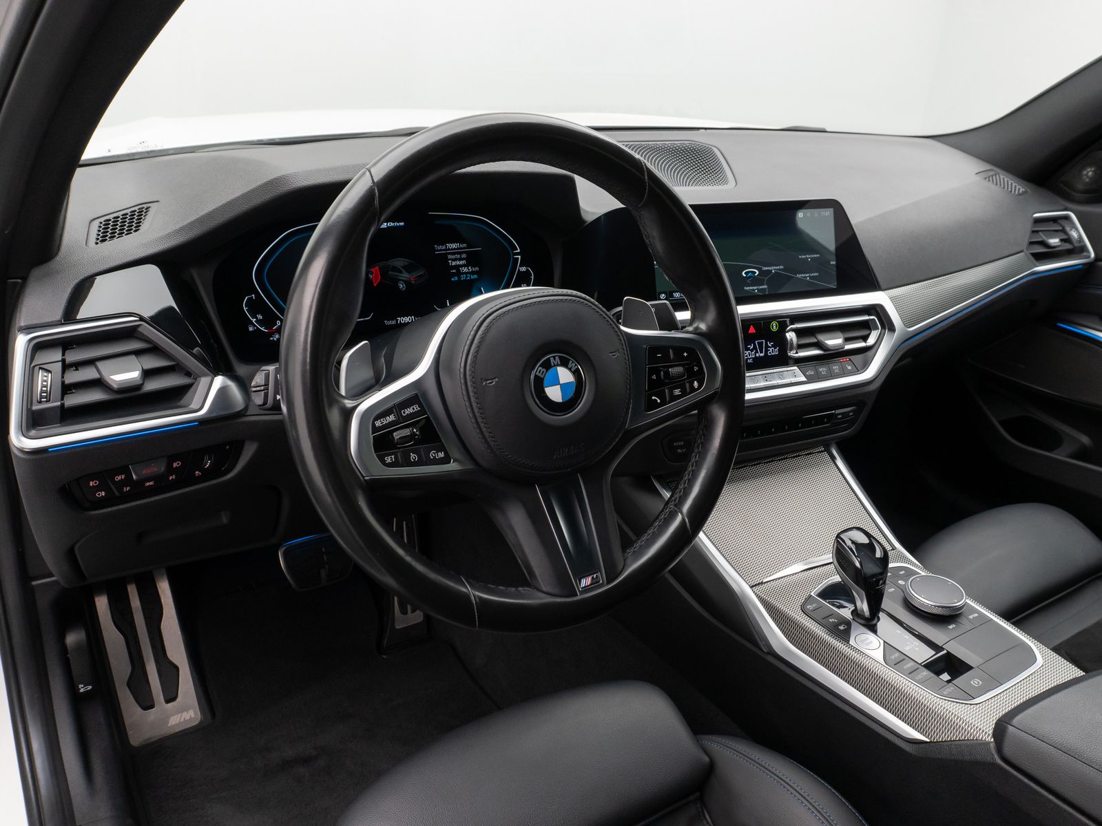Fahrzeugabbildung BMW 320e M Sport Kamer Laser HUD DAB H/K Komfort 19"