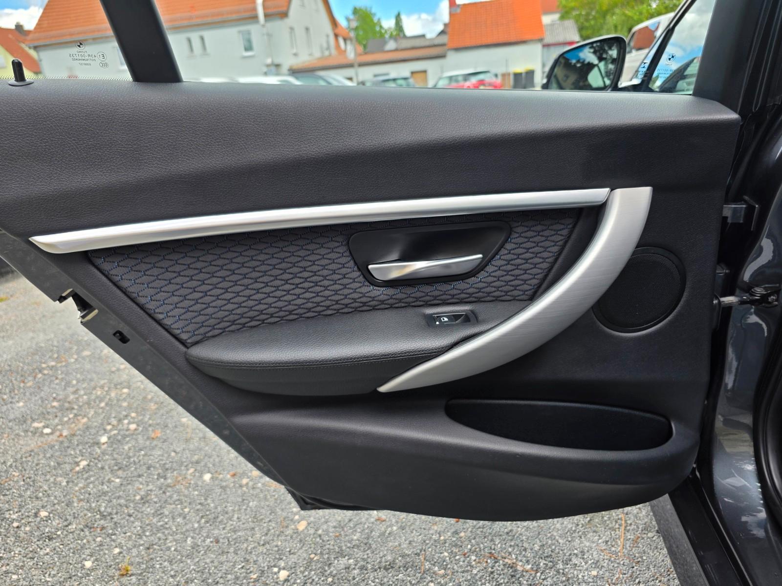 BMW 320 i M Sport*1.Hand*Scheckheft gepflegt*Ambient