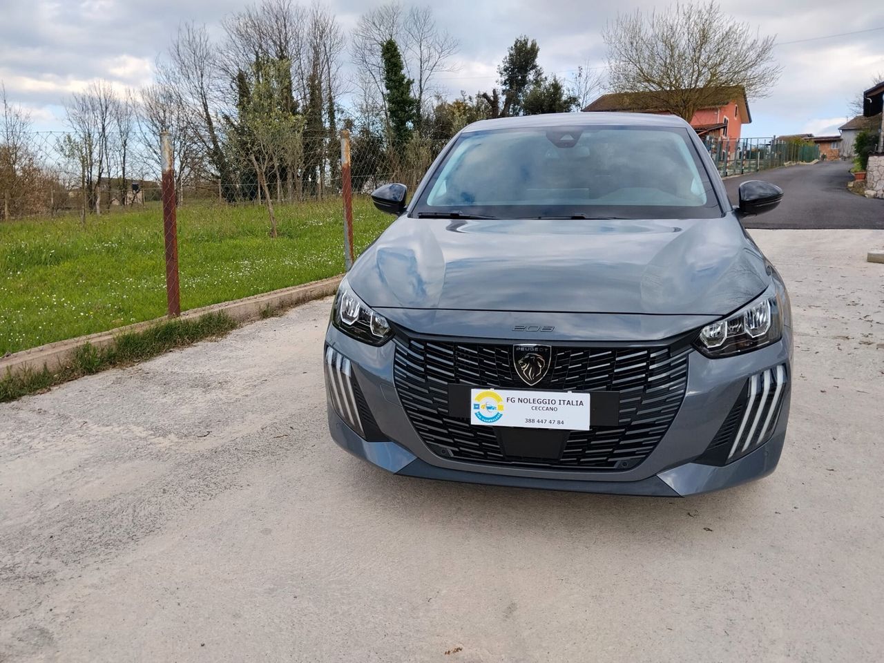 Peugeot 208 PureTech 100 Stop&Start 5 porte Allu imagem 2