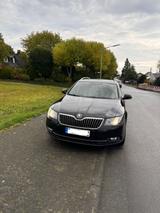 Skoda Superb , 8 Fach bereift, Elegance - Skoda Superb Elegance mit Diesel-Antrieb