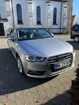 Audi A3 2.0 TDI S tronic Ambiente Sportback Teilleder