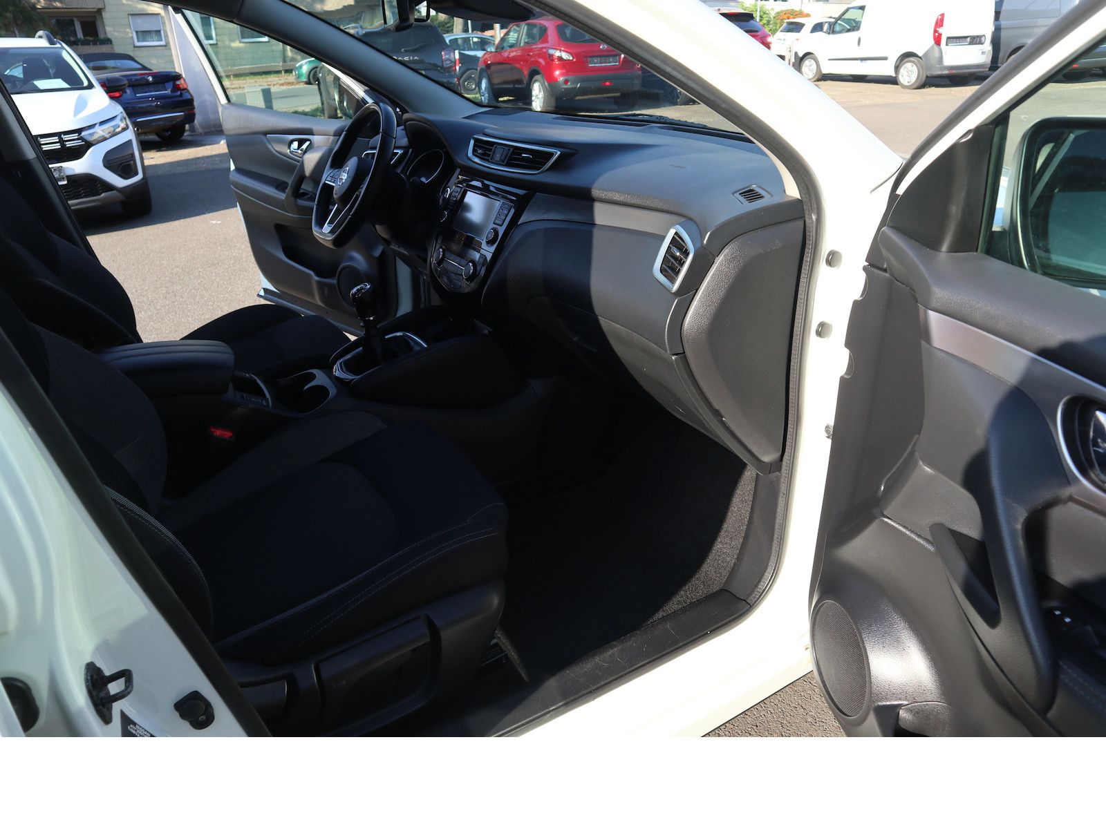 Fahrzeugabbildung Nissan Qashqai N-Connecta Navi Tempo Scheckheftgepflegt