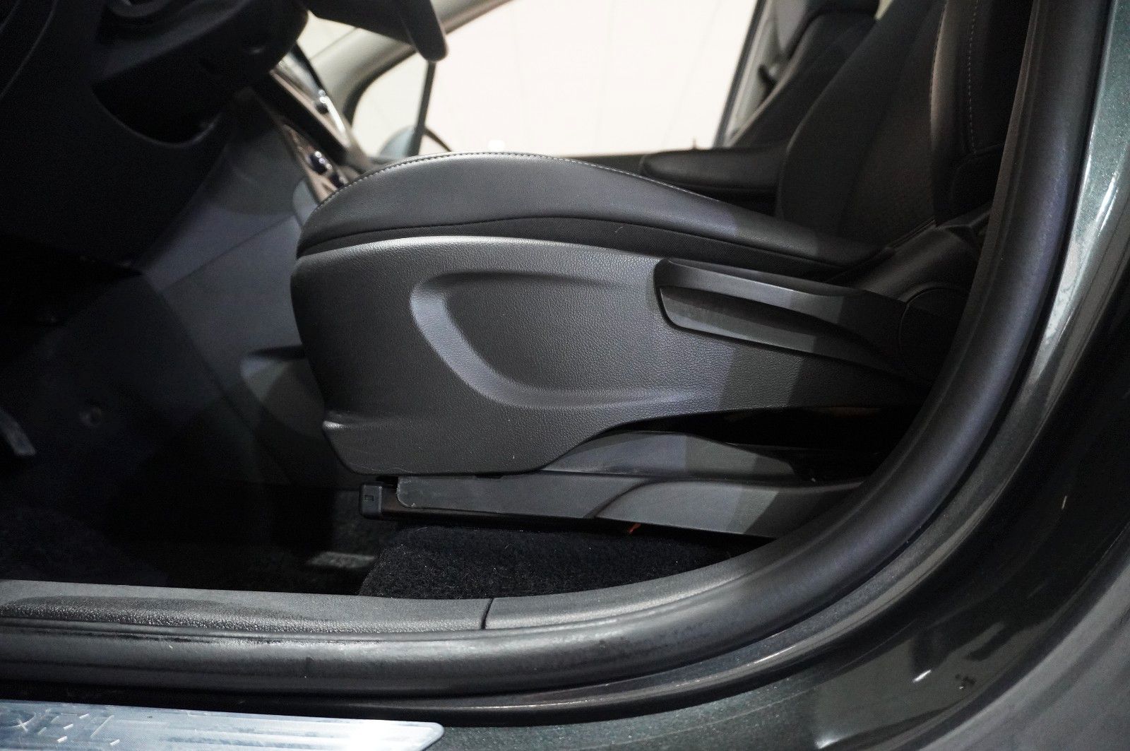 Fahrzeugabbildung Opel Mokka X 1.4 INNOVATION NAVI/LED/KAMERA/SPORT/SHZ