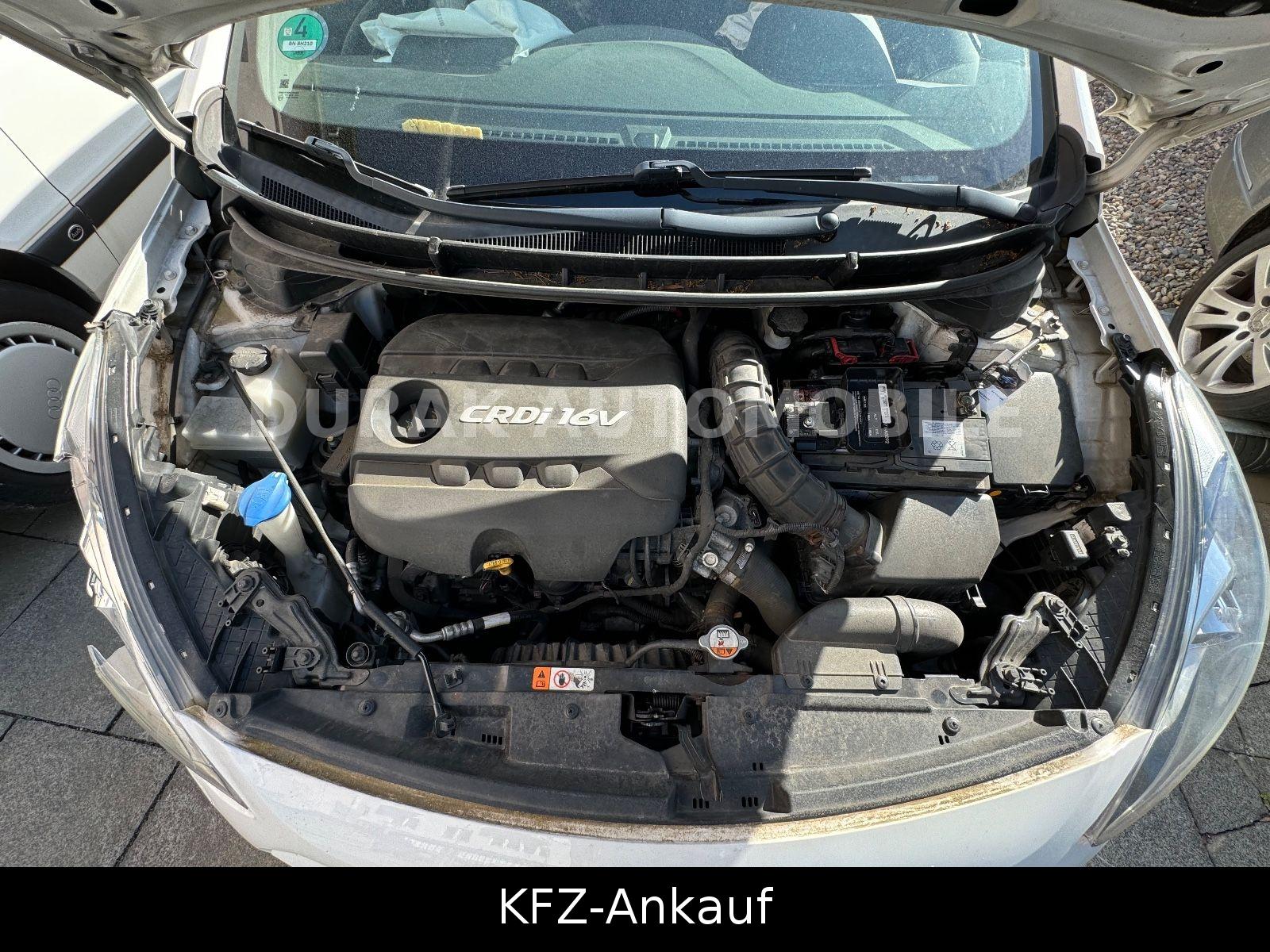 Hyundai i30 2014 — photo 18