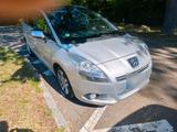 Peugeot 5008 7-Sitzer 150Ps HDI 8-fach breift - Peugeot 5008 aus 2012