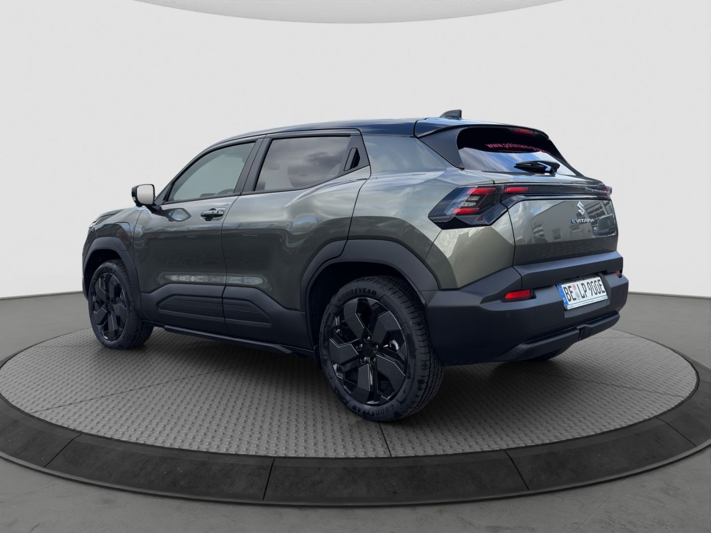 Suzuki e Vitara - Bild 3