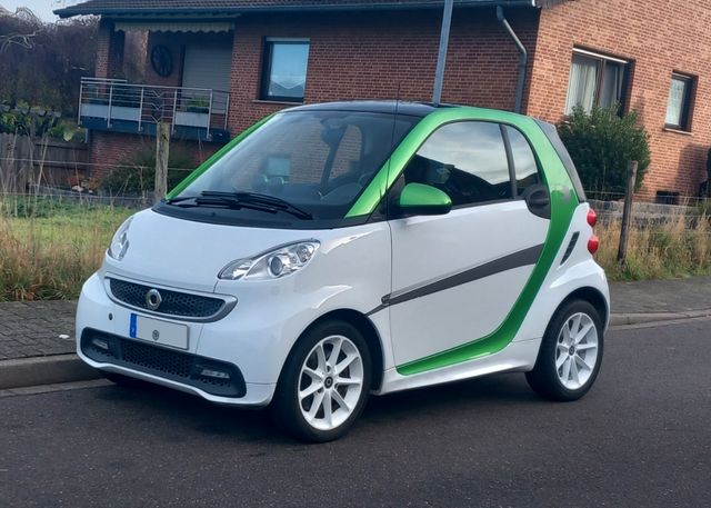 Smart ForTwo elektro inkl. Kauf Akku + AHK