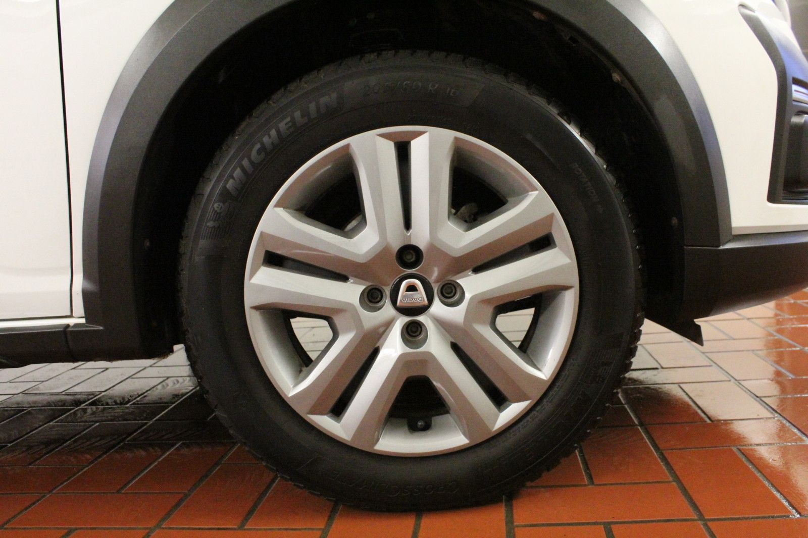 Fahrzeugabbildung Dacia Sandero Stepway TCe 100 ECO-G Comfort *Media-Dis