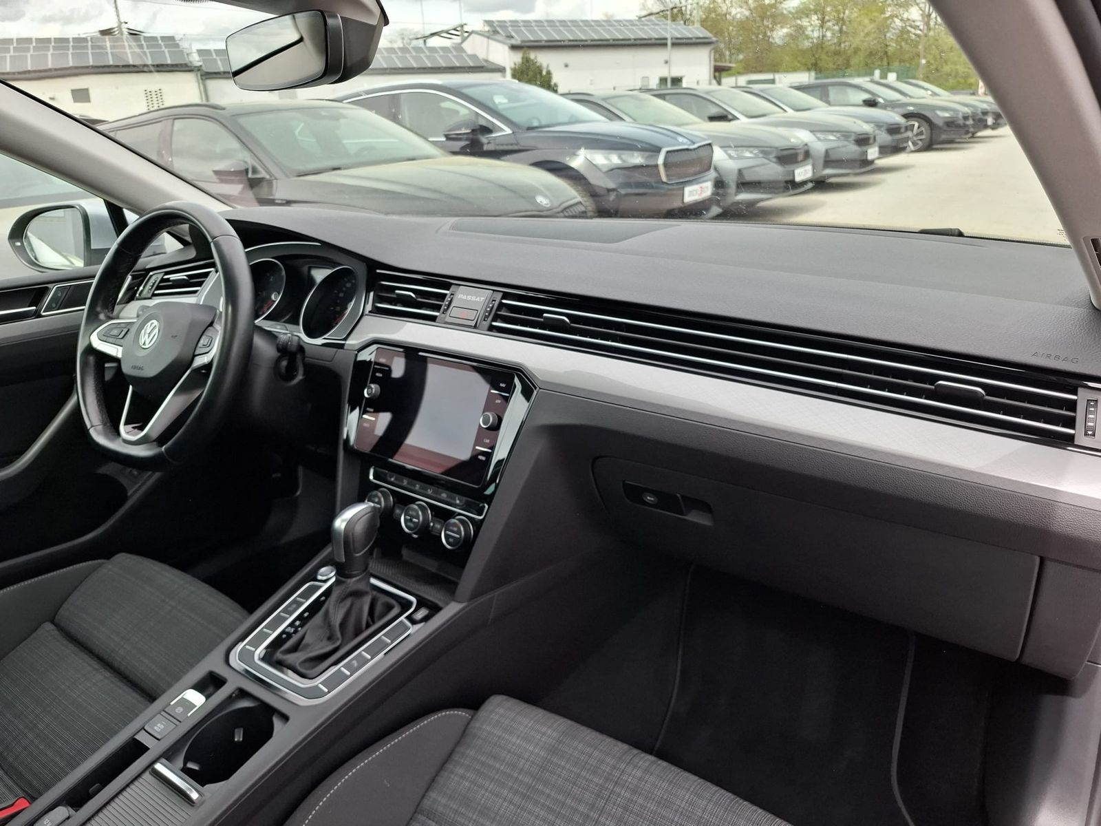Fahrzeugabbildung Volkswagen Passat 2.0 TDI Business DSG PANO*AHK*ACC*KAMERA