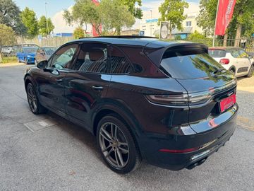 Porsche Cayenne - 6