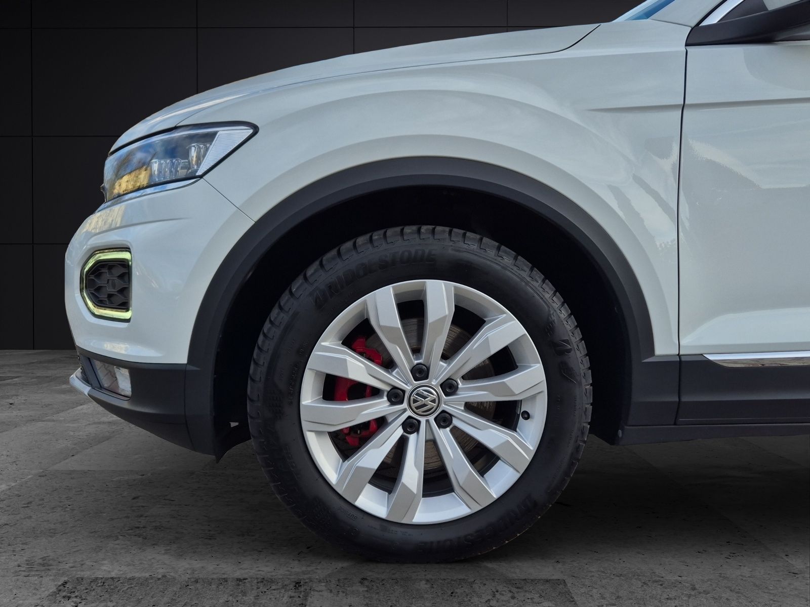 Fahrzeugabbildung Volkswagen T-Roc 1.5 TSI Sport LED Navi