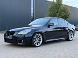 BMW 525d E60 M-Sportpaket/Keyless/AHK/Navi/SHZ/8Fach - BMW: Schwarz, E60