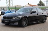 BMW 330 i SportLine Aut. Navi Sitzhzg R.Kamera LED - BMW 330 mit Benzin-Antrieb: Limousine, 330i