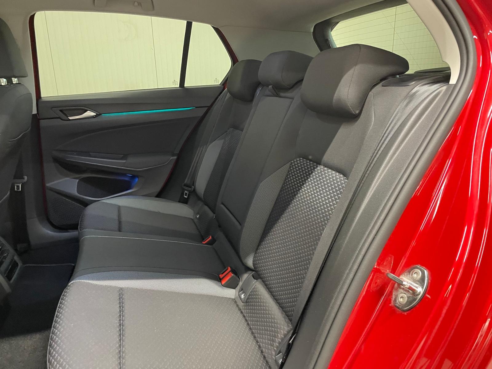 Volkswagen Golf VIII Active 1.0 eTSI DSG LED ACC KAM, миниатюра 19