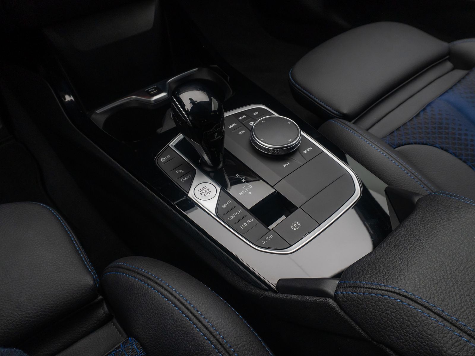 Fahrzeugabbildung BMW 120i M Sport DAB Kamera Geschwin CokpitPr 18Zoll