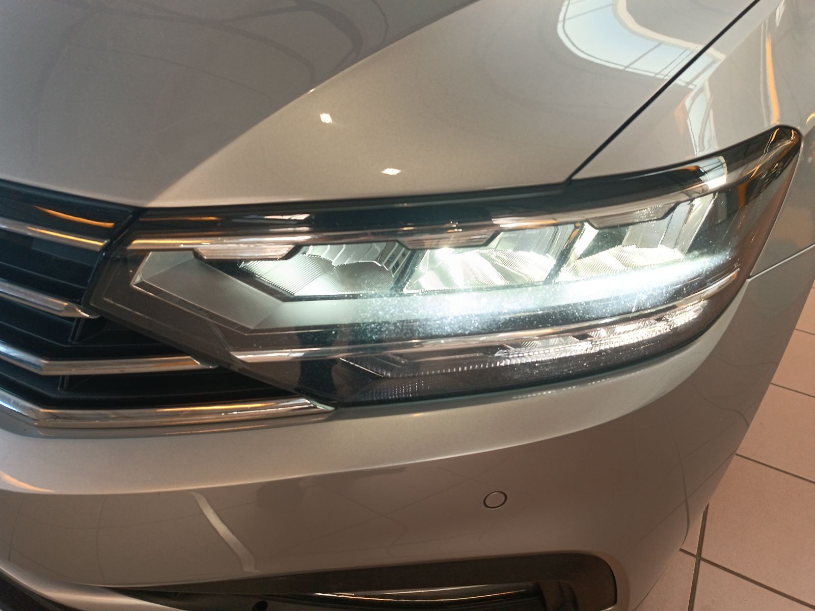 Volkswagen Passat Variant - Bild 8