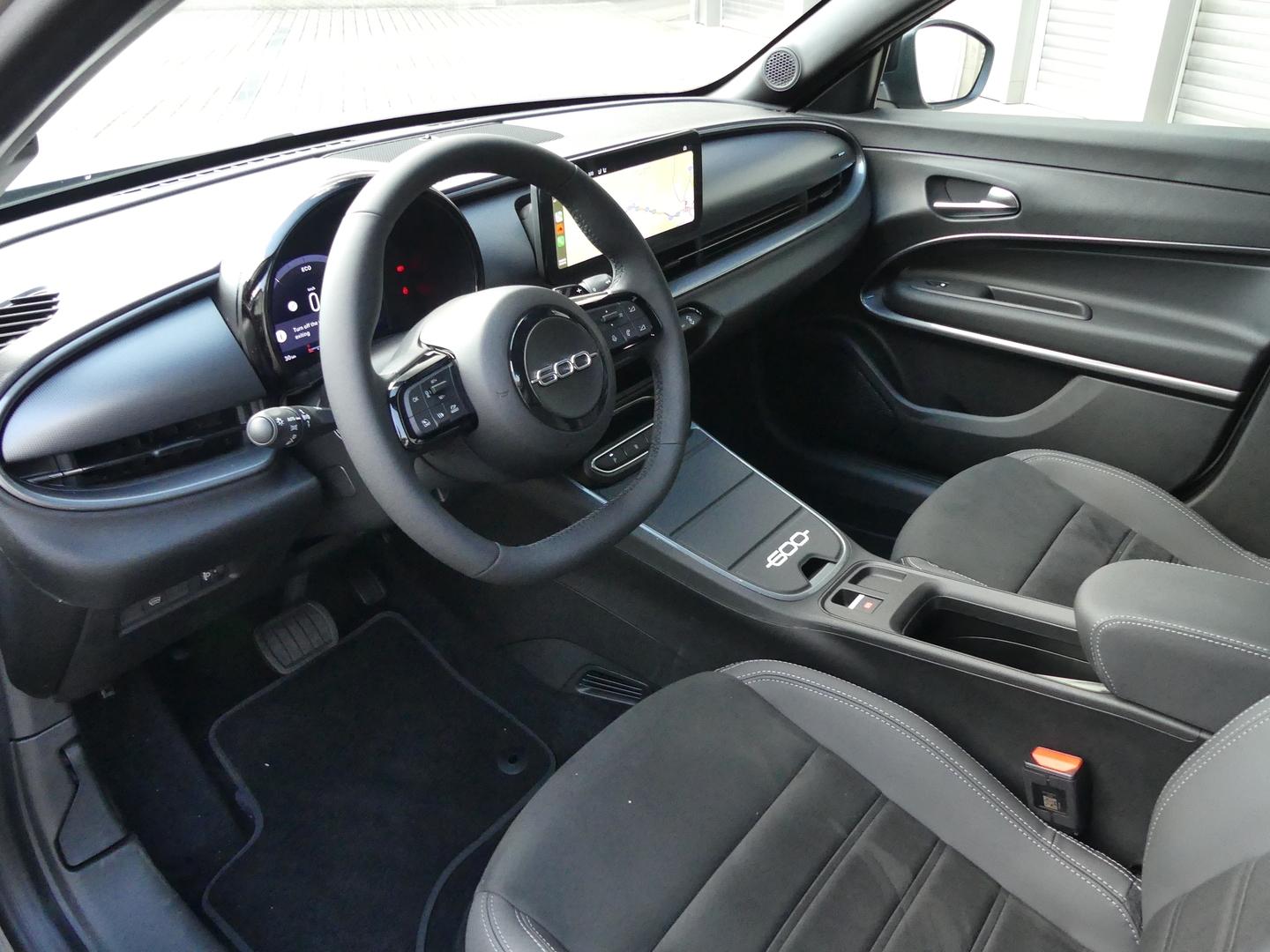 Fiat 600 HYBRID SPORT 1.2 145 PS DCT6 LED NAVI KAMERA
