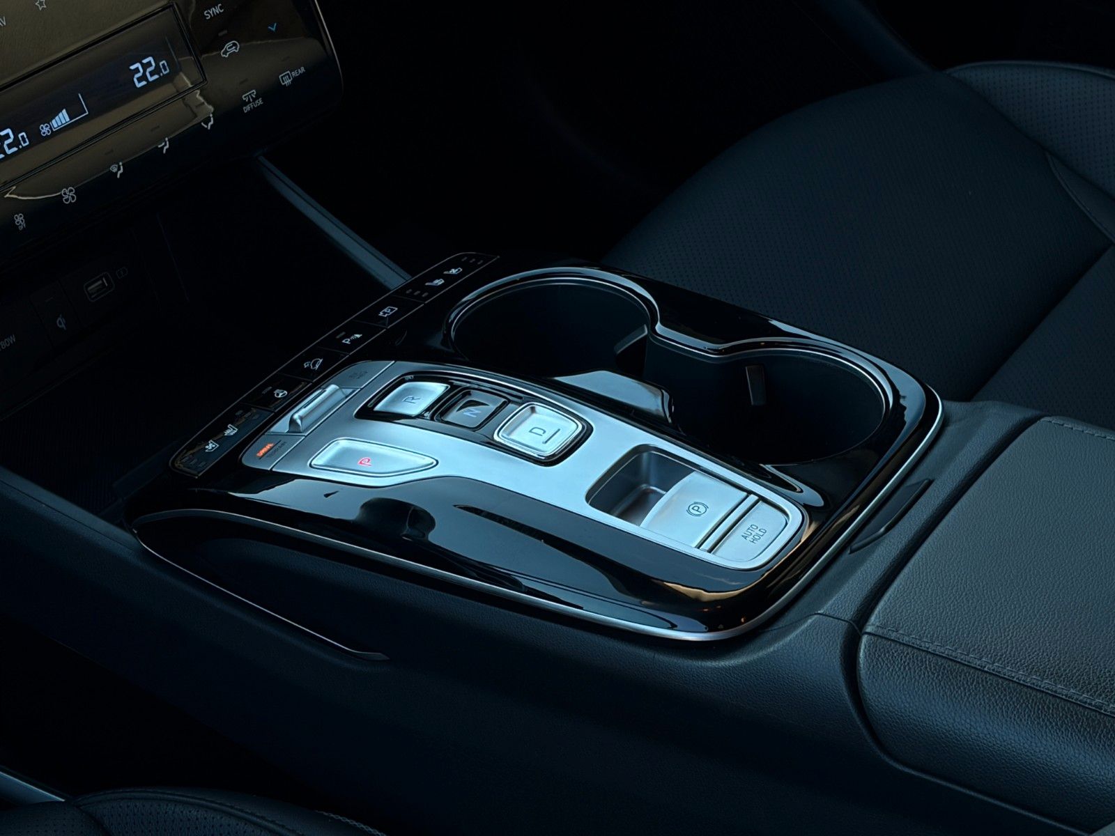 Fahrzeugabbildung Hyundai Tucson 1.6 T-GDI PHEV 4WD KRELL CarPlay 360° LHZ