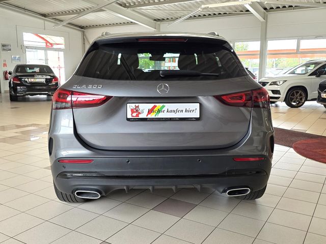 MERCEDES-BENZ GLA 200 — Foto 6
