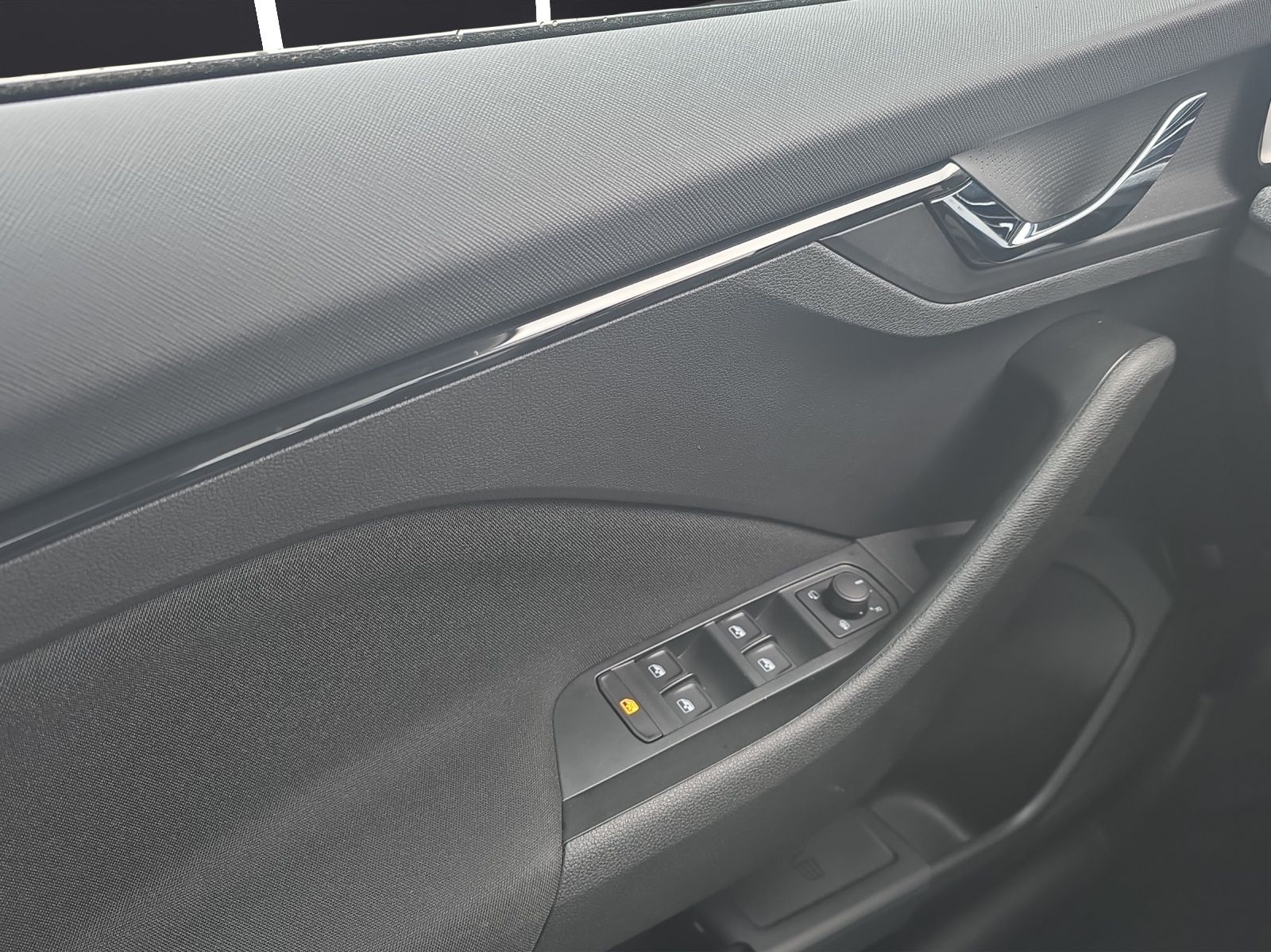 Fahrzeugabbildung SKODA Scala Drive 1.0 TSI DSG ACC  Matrix LED RFK Keyl