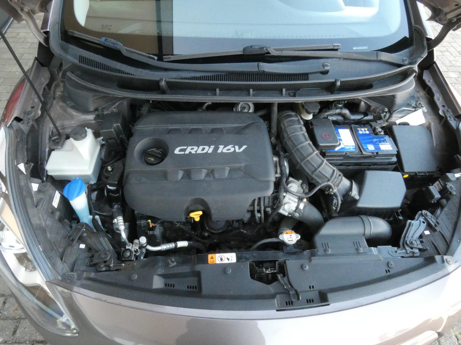 Hyundai i30 2014 — photo 17