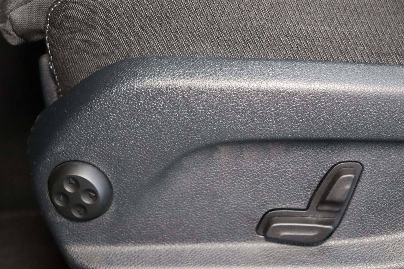 Fahrzeugabbildung Mercedes-Benz GLC 300 e 4Matic * DIS * RFK * LED