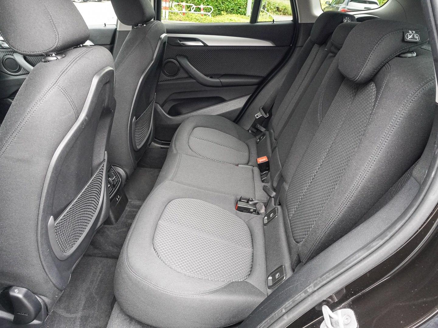 BMW X1 sDrive20i AHK RFK NAVI LED Sound Syst. DAB, миниатюра 17
