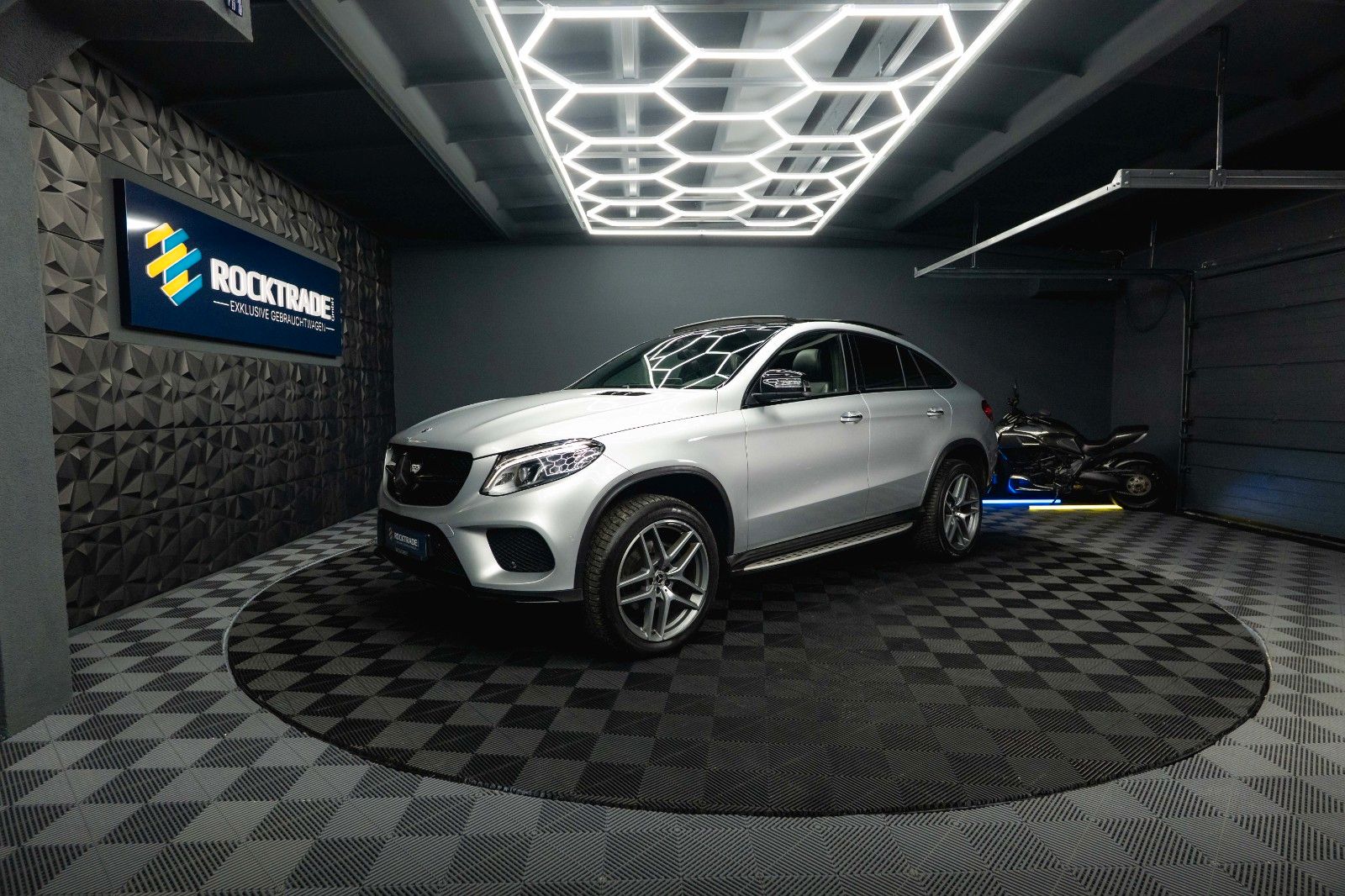 Fahrzeugabbildung Mercedes-Benz GLE 350d Coupe 4Matic AMG Night *Pano*ACC*LED*
