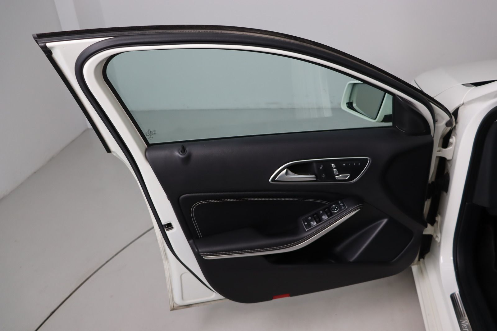 Fahrzeugabbildung Mercedes-Benz A 200 BlueEfficiency Urban * LED * Standhzg.