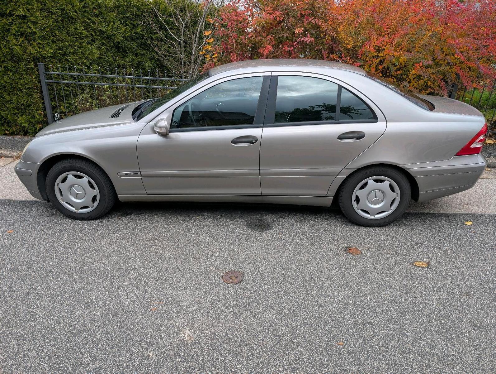Mercedes-Benz C 180