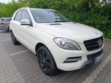 Mercedes-Benz ML 350 BlueTEC 4MATIC *AHK*R-Kam*LederEuro6 - Mercedes-Benz ML 350 Gebrauchtwagen in Berlin