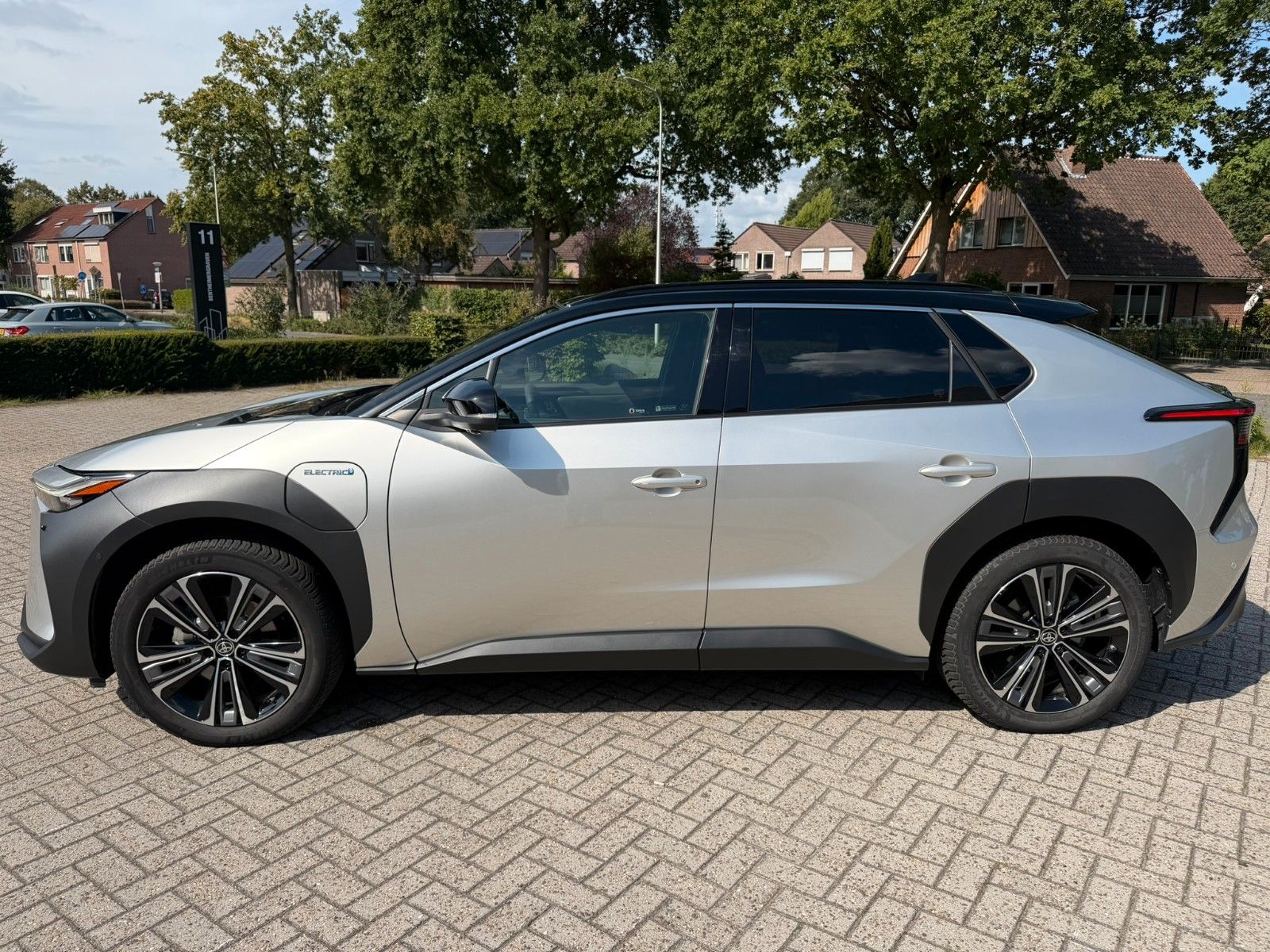 Toyota bZ4X Comfort Technik AWD PANO AHK 24.985 km 11kw foto 4
