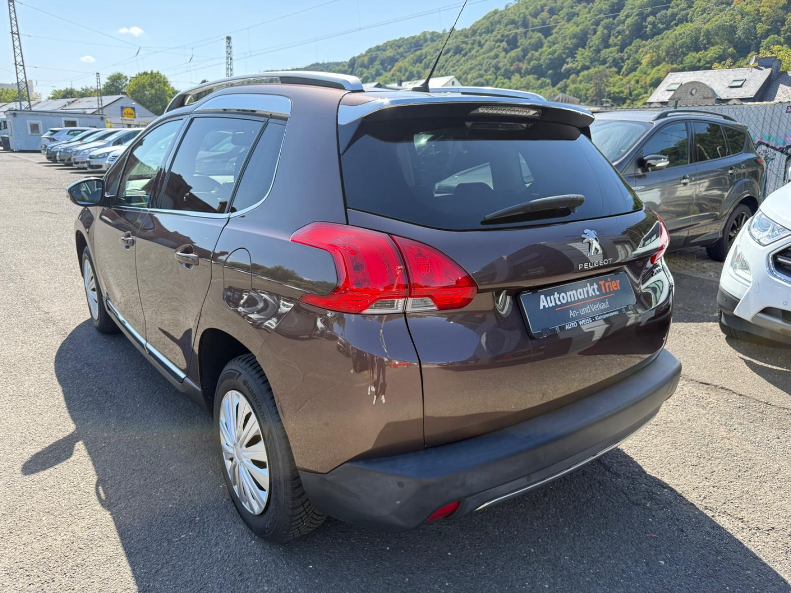Peugeot 2008 Allure! TÜV NEU! Bordcomputer! Wenig KM!
