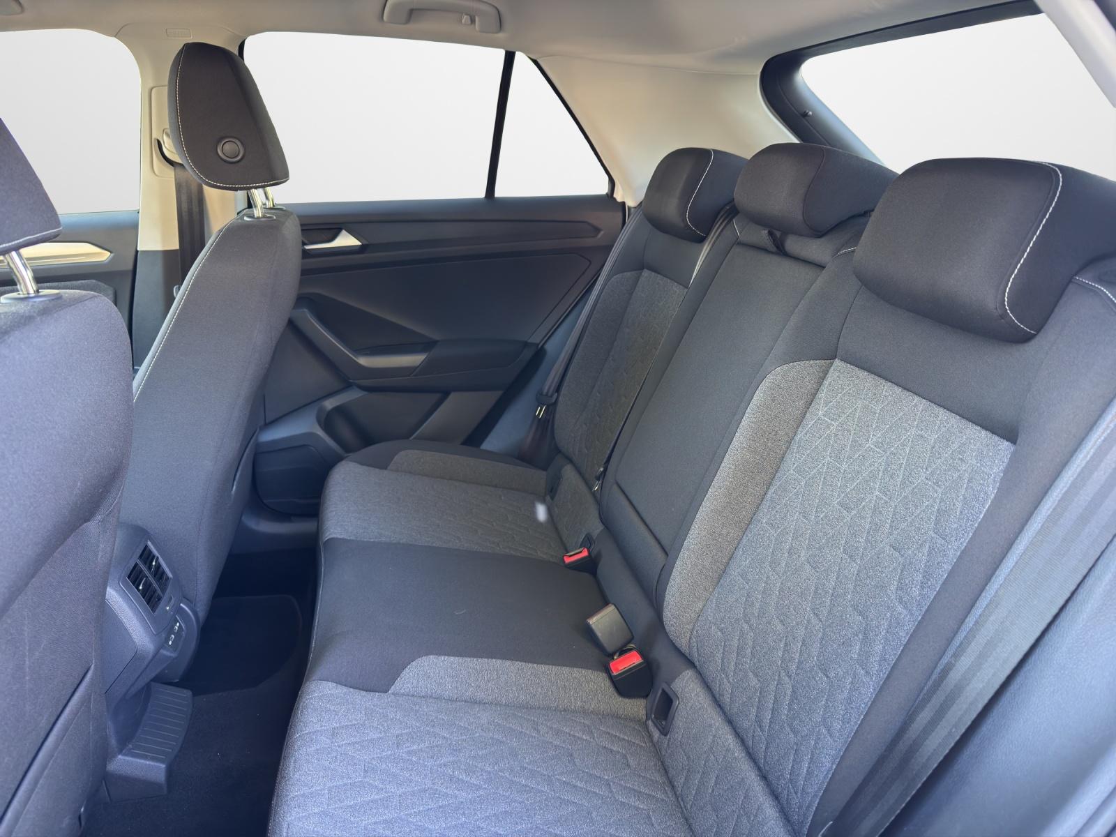 Volkswagen T-Roc 1.5 TSI DSG Move  AHK Navi LED Kamera PDC 