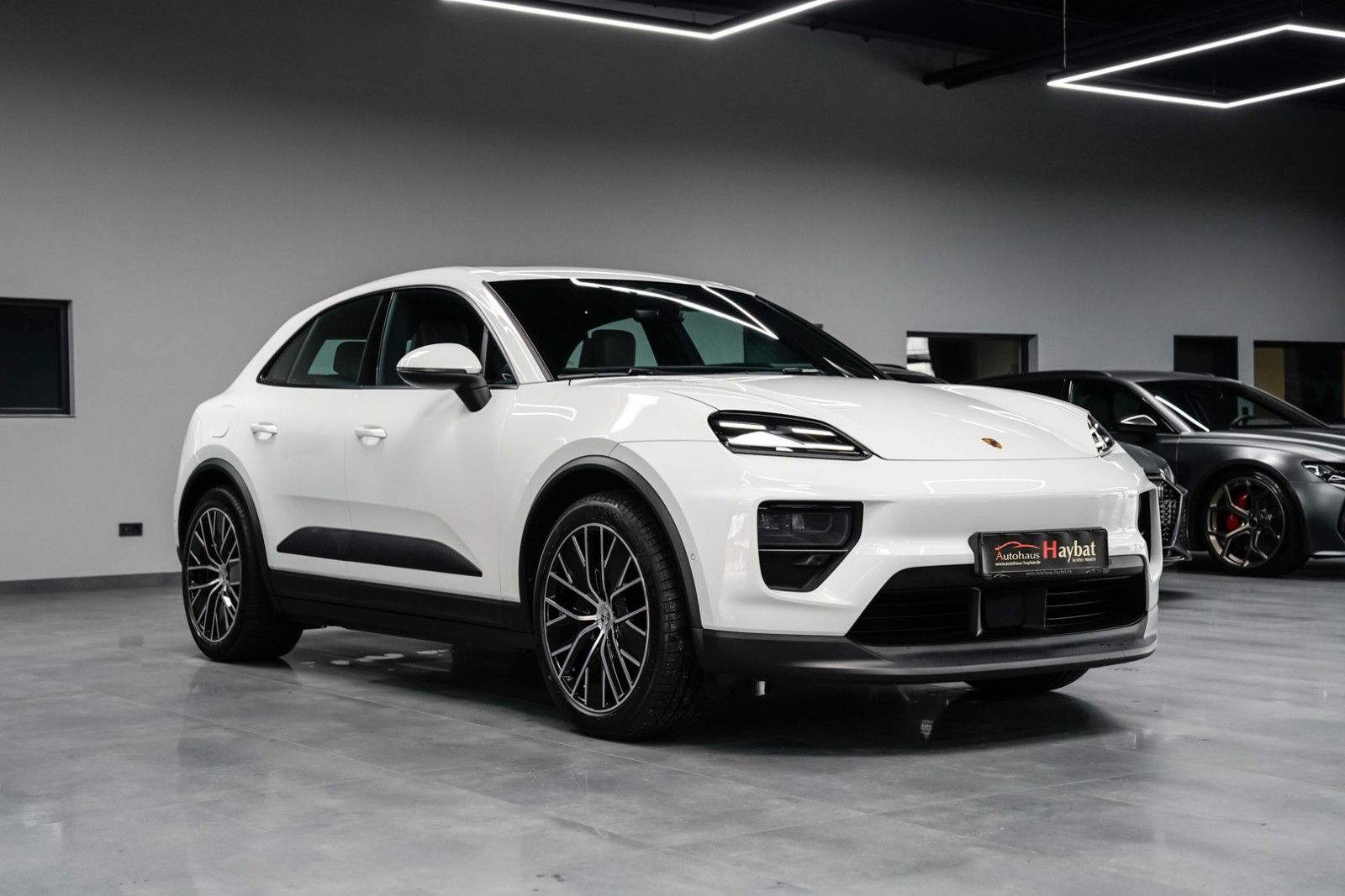 PORSCHE Macan 4 Beifahrerdisplay-Pano-Kamera