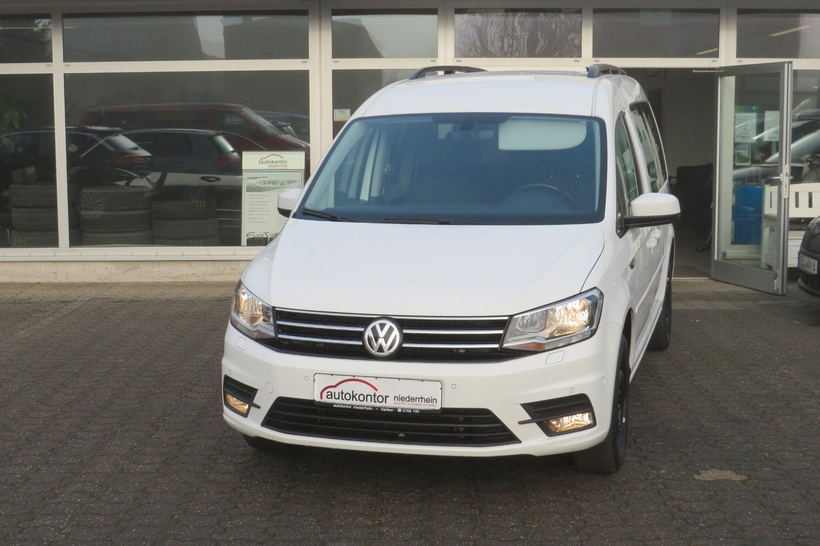 Fahrzeugabbildung Volkswagen Caddy MAXI 2.0-TDI COMFORT AHK NAVI STANDH. 1HD