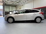 Ford Focus 1.6 | 125 PS | 2. Hand - Ford Focus aus 2011: Limousine