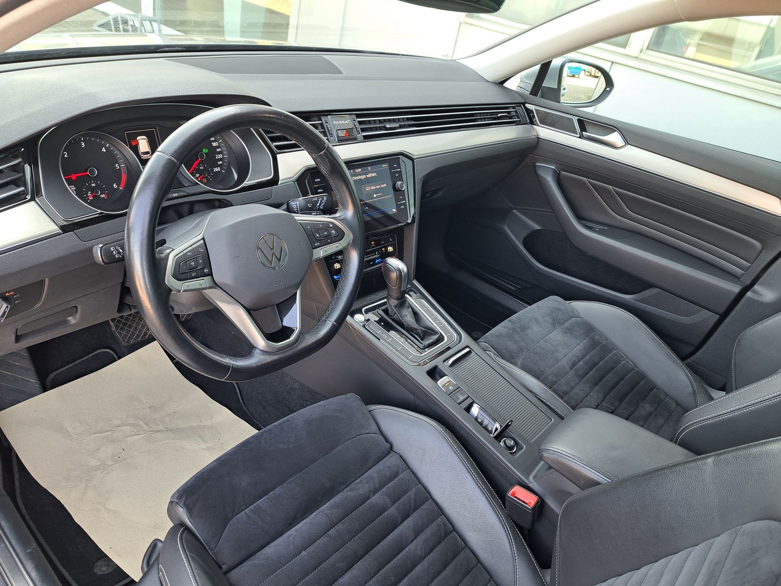Fahrzeugabbildung Volkswagen Passat 2.0 TDI Elegance MATRIX AHK NAVI EL.HECKK
