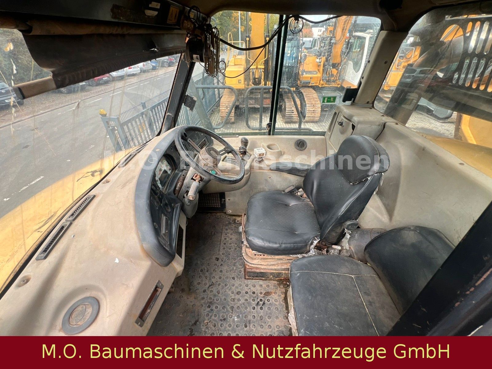 Fahrzeugabbildung CAT CAT 730 / Dumper /