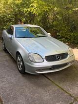 Mercedes-Benz Scheckheft gepflegtes Liebhaber Fahrzeug_ ... - Mercedes-Benz SLK 200 Gebrauchtwagen in Kassel