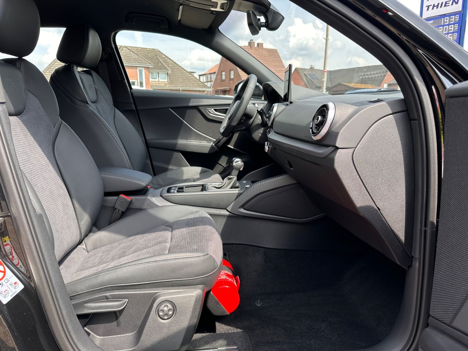 Fahrzeugabbildung Audi Q2 35 TDI S line S Tronic Matrix/Black/APP/Navi