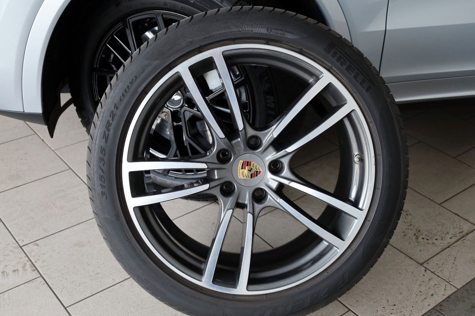 Fahrzeugabbildung Porsche Cayenne Turbo,Matrix-LED,360Kamera,Pano,AHK+WR