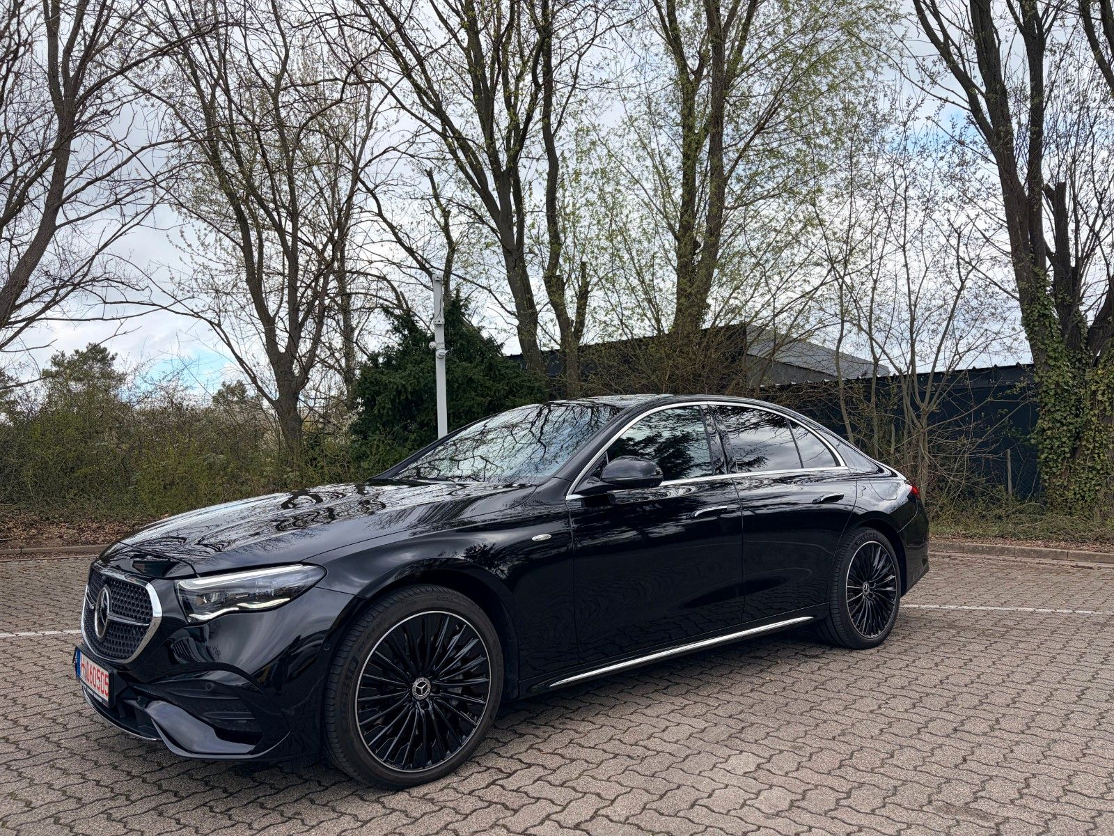 Fahrzeugabbildung Mercedes-Benz Limousine E 300 de 4Matic Edition AMG