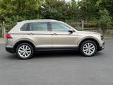 Volkswagen Tiguan Highline-1.HAND-NAVI-KAMERA-AHK-GARANTIE - Volkswagen Tiguan mit Diesel-Antrieb: Garantie