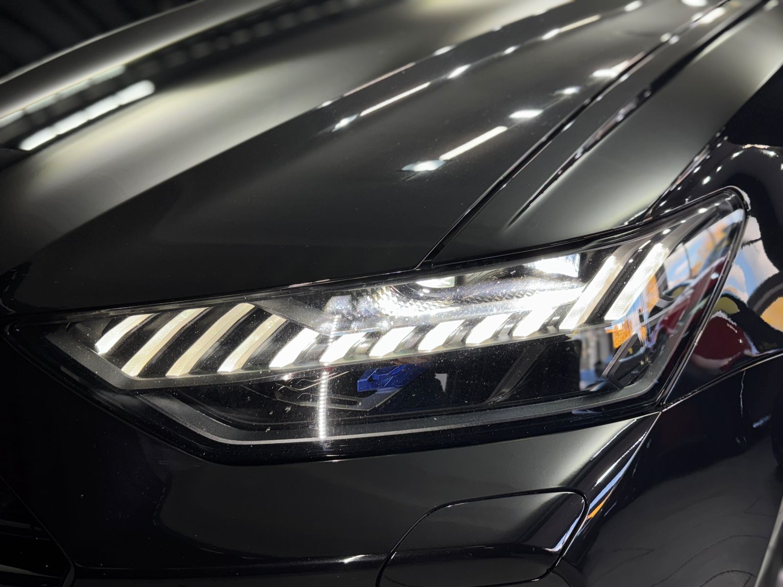 Fahrzeugabbildung Audi RS6 Avant 4.0 TFSI quattro|PANO|MATRIX|ACC|VOLL