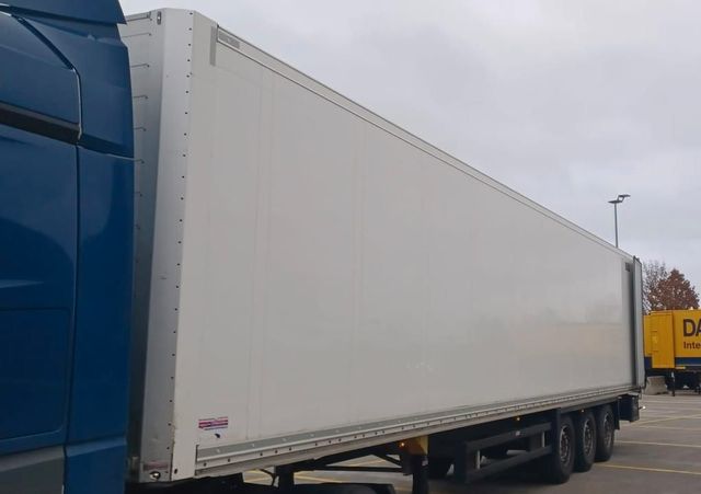 Schmitz Cargobull SKO24 *Koffer *3-Achs