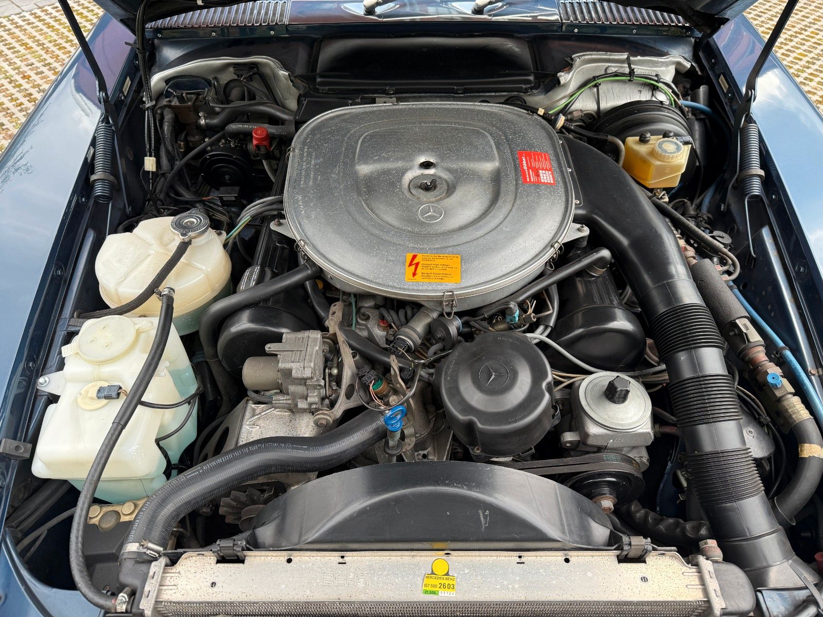Fahrzeugabbildung Mercedes-Benz SL 560