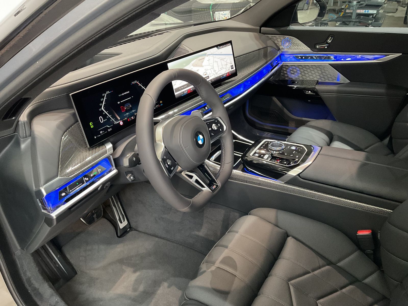 Fahrzeugabbildung BMW 740d xDrive Limousine M Sportpaket B&W Surround