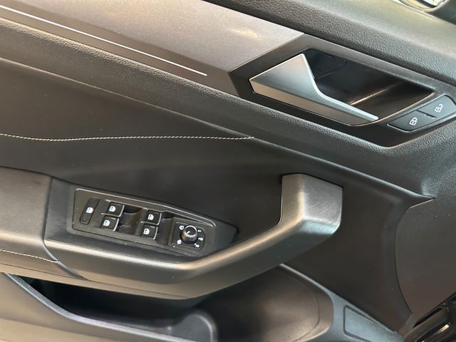 Volkswagen T-Roc Style *1. Hand*Klima*SHZ*AppConnect*DAB*BT